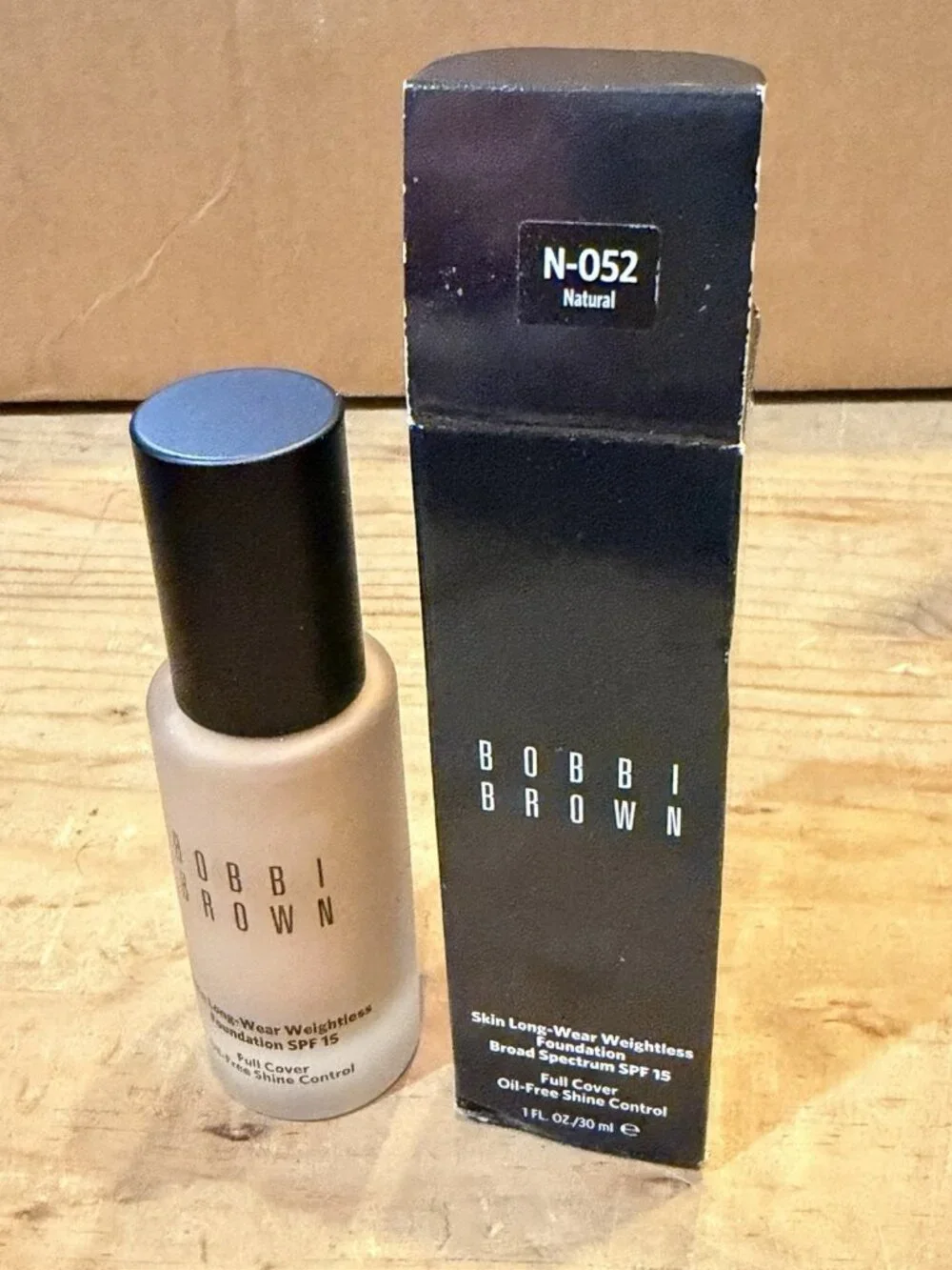 Bobbi Brown Weightless Skin Foundation SPF 15 N 052 Natural  0.44oz/ 13ml New